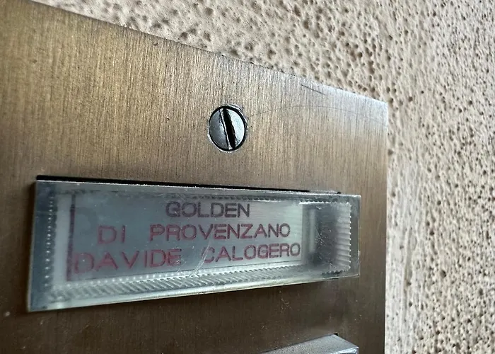 Golden לינה וארוחת בוקר 3*